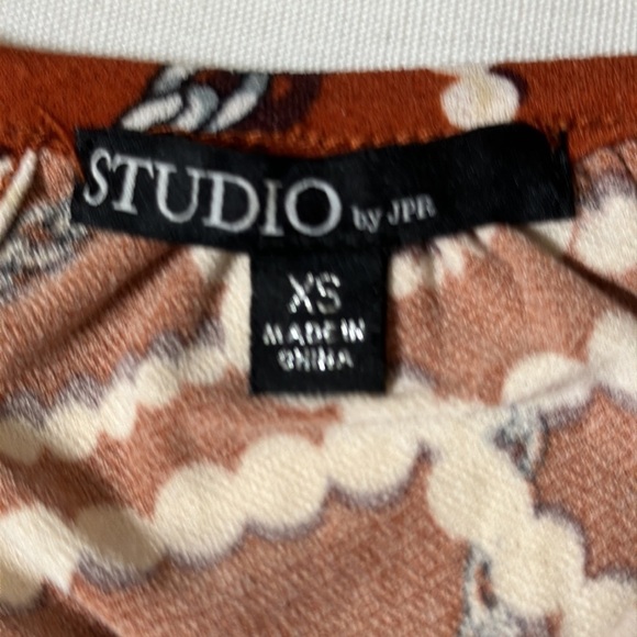 STUDIO by JPR Surplice Halter Tank with Pearls and Chains Design, Size XS - Picture 7 of 9